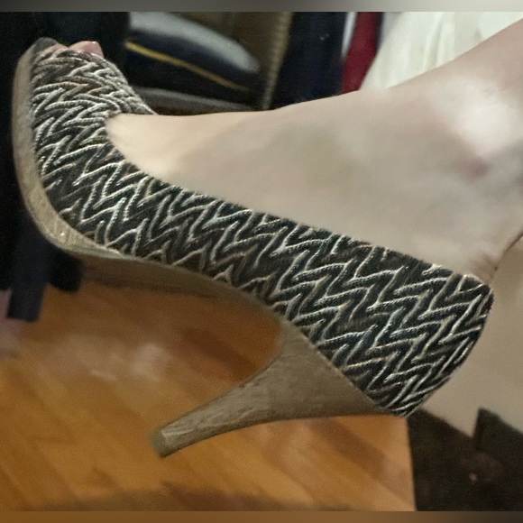 Jones Studio Black Brown Tan Zig Zag Lines  4 inch Wooden High Heels Look Sz 7 - Picture 10 of 15